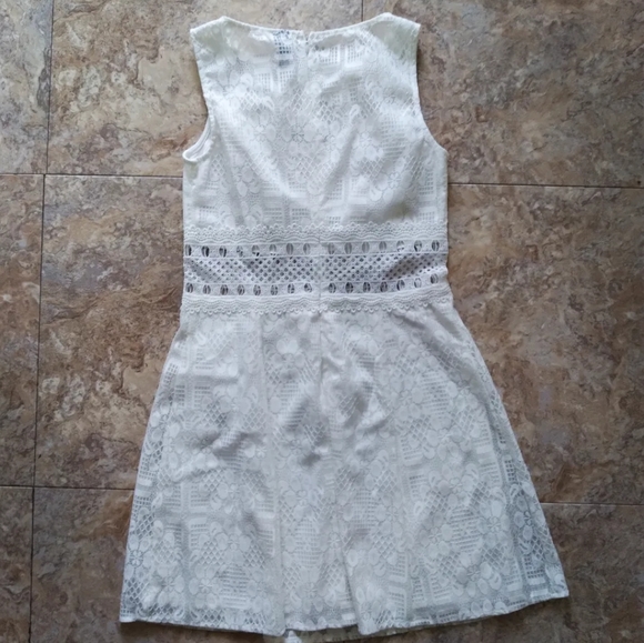 Alisa Pan White Sleeveless Lace dress, size 10 - Picture 3 of 6